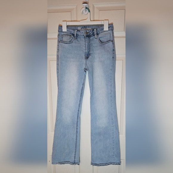 No Boundaries Denim - No Boundaries High Rise Cropped Flare Jeans Light Wash - Size 8